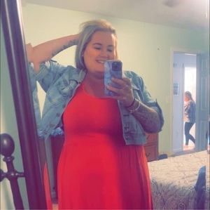 Meet your Posher, Larissa